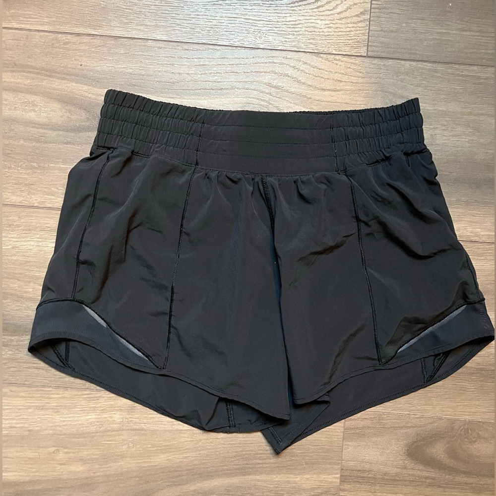 Lululemon Hotty Hot High-Rise Lined Short 4" Size 6 Black
